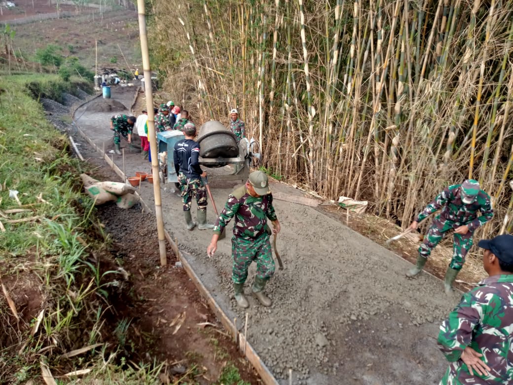Karya Bakti TNI Koramil Desa Mandalahaji, Koramil 2406/Pacet-Kertasari, Kodim 0624/Kab. Bandung