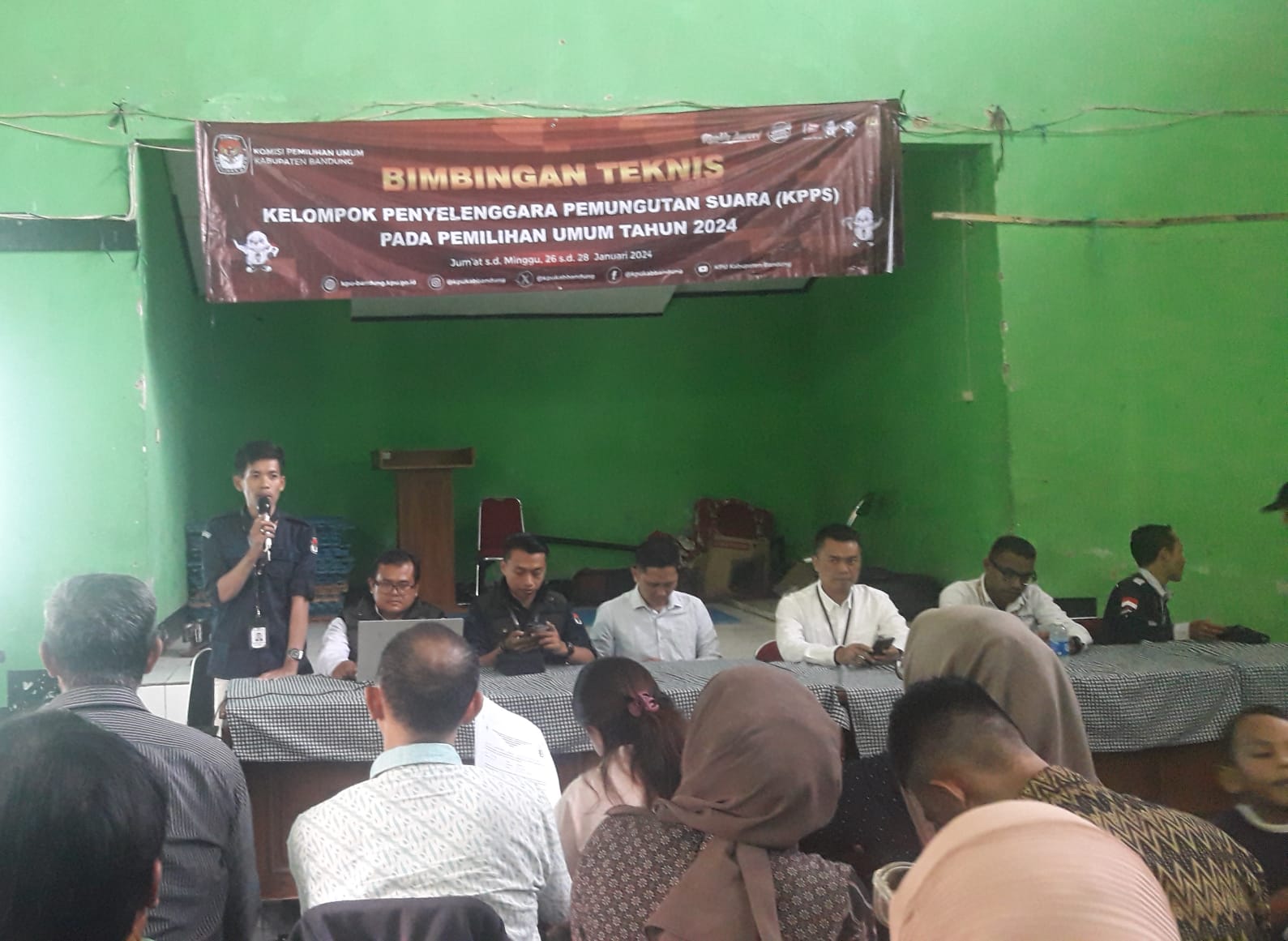 BINTEK KPPS KELURAHAN BALEENDAH KECAMATAN BALEENDAH KABUPATEN BANDUNG SIAPKAN PENGOPRASIAN SIREKAP.
