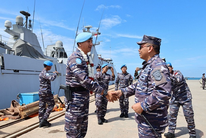 Disambutan Hangat, KRI Frans Kaisiepo-368 Tiba Di Tanah Air Usai Emban Misi Perdamaian Dunia