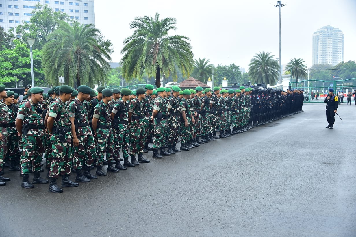 Panglima TNI Dan Kapolri Cek Kesiapan Pasukan Pengamanan Pemilu 2024 Di Silang Monas