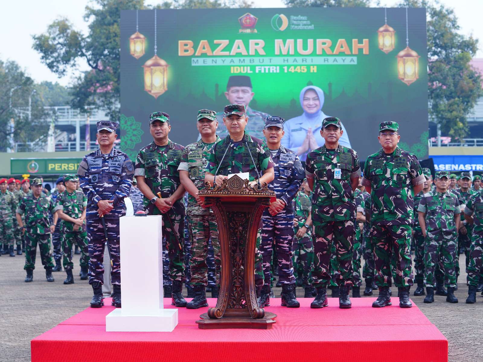 Kasum TNI Mewakili Panglima TNI Membuka Bazar Ramadhan 2024