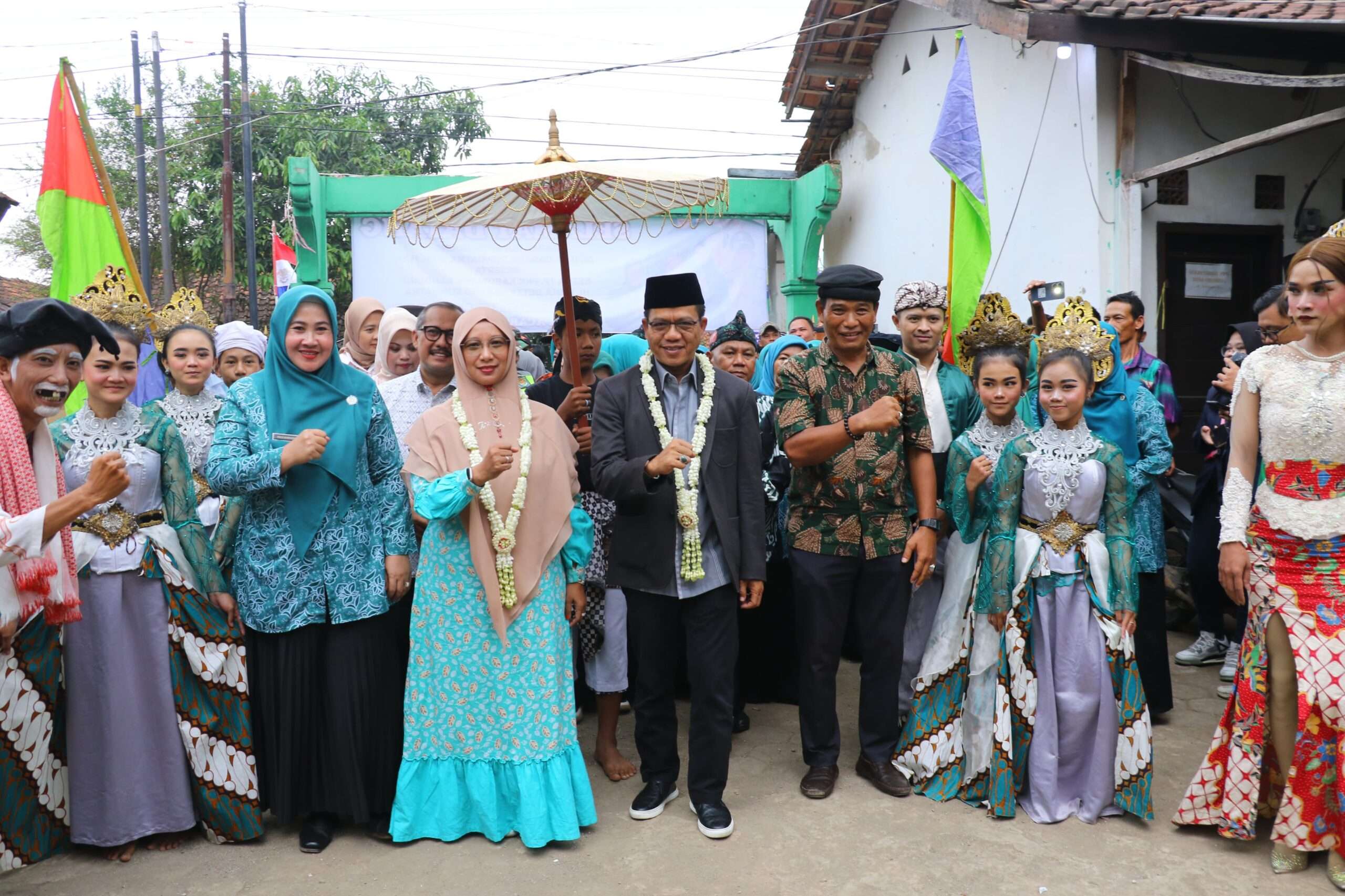 Pada Bunga Desa, Warga Apresiasi Peningkatan Infrastruktur Jalan di Desa Drawati Kab. Bandung