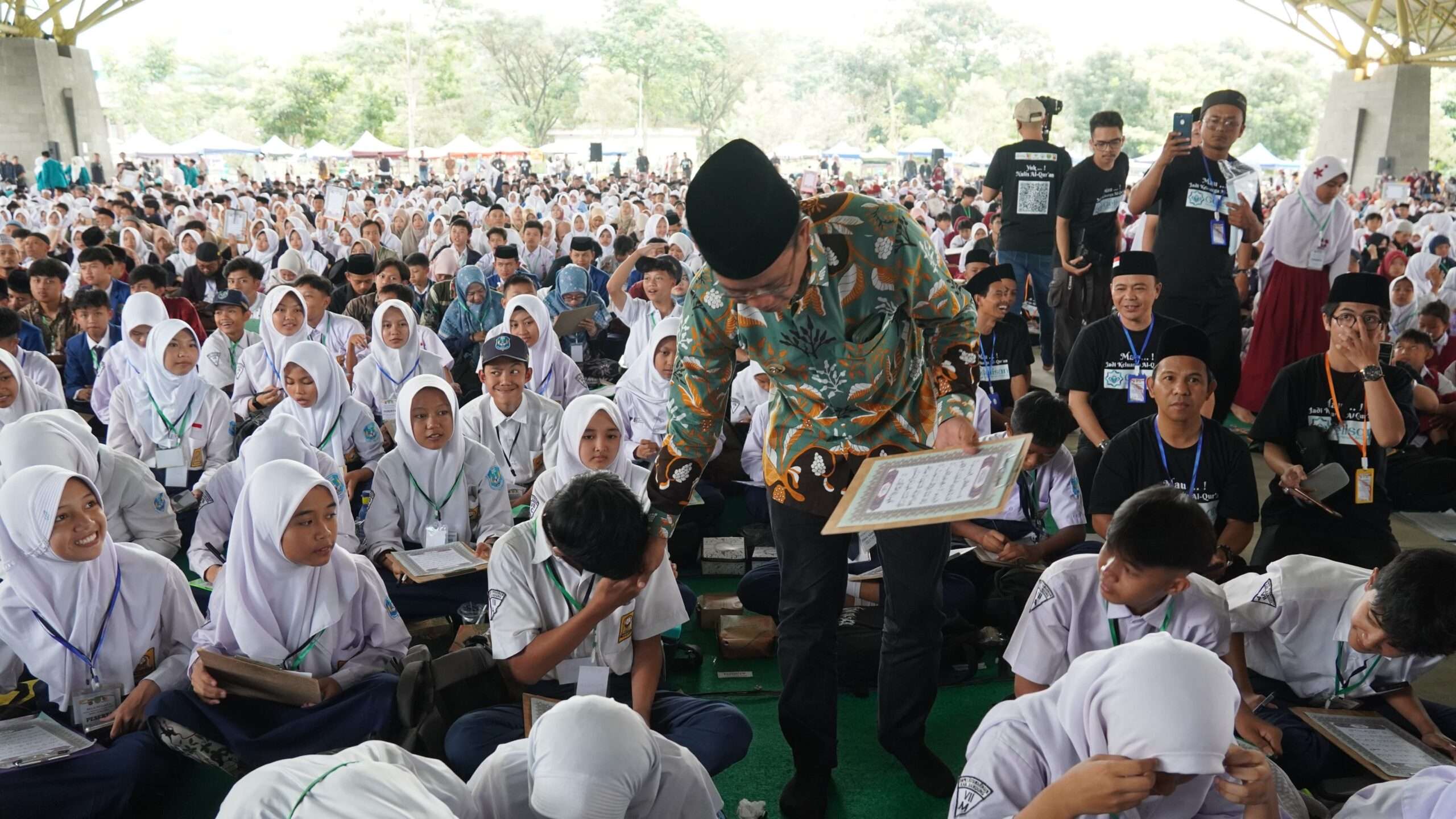 Gerakan Menulis Al-Qur’an, Bupati Bandung Berharap Masyarakat Terbiasa Menulis dan Membaca Al-Qur’an