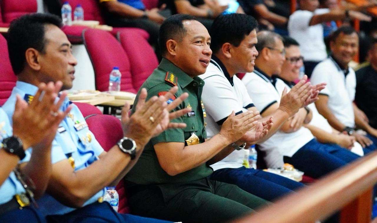 Panglima TNI Saksikan Laga Final Bola Voli Kartini Cup XX Tahun 2024