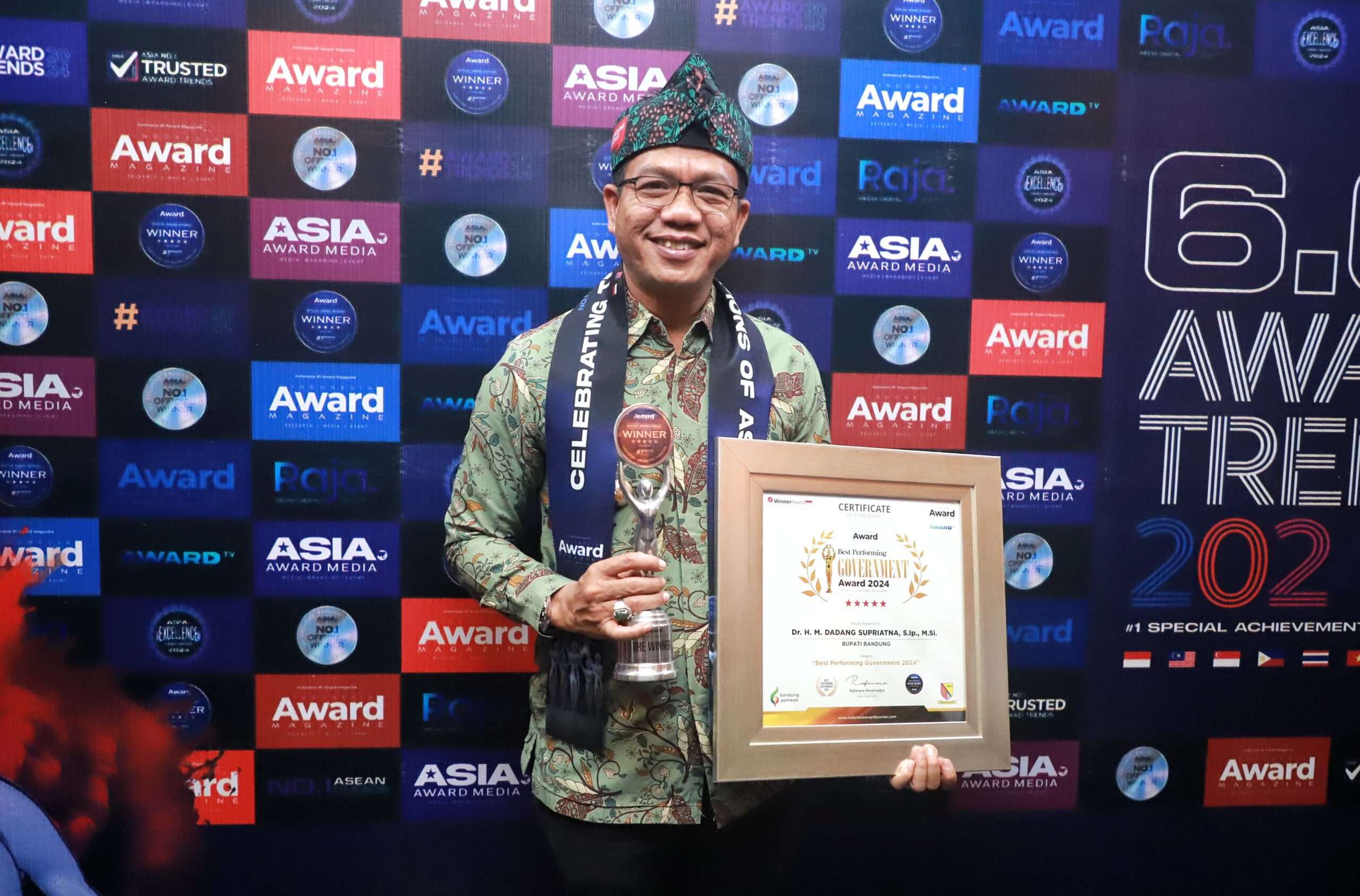 Indonesia Award Magazine, Bupati Bandung Raih Penghargaan “6.0 Award Trends 2024”
