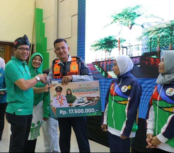 Pemkab Bandung Gelontorkan Rp 1,327 Miliar Untuk Kadeudeuh Pelatih dan Penggiat Berprestasi Ajang FORNAS VII