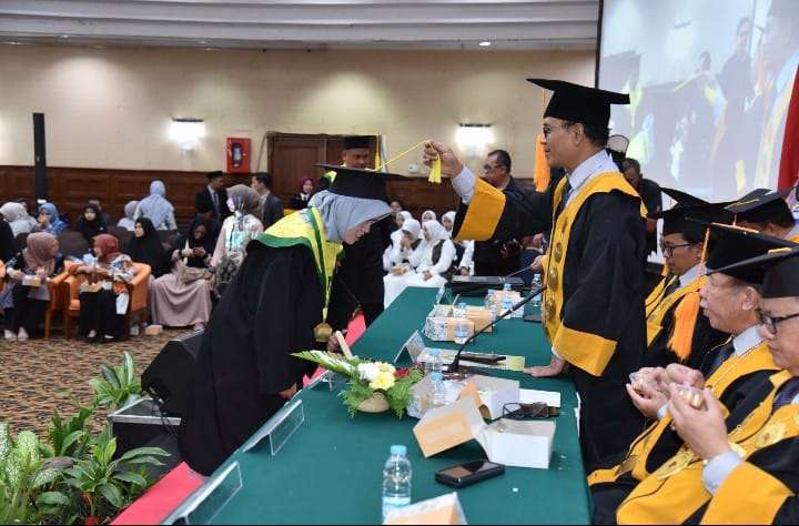 Bentuk Apresiasi Kepada Dosen dan Mahasiswa, STIT Attaqwa Menggelar Wisuda Dengan Meriah