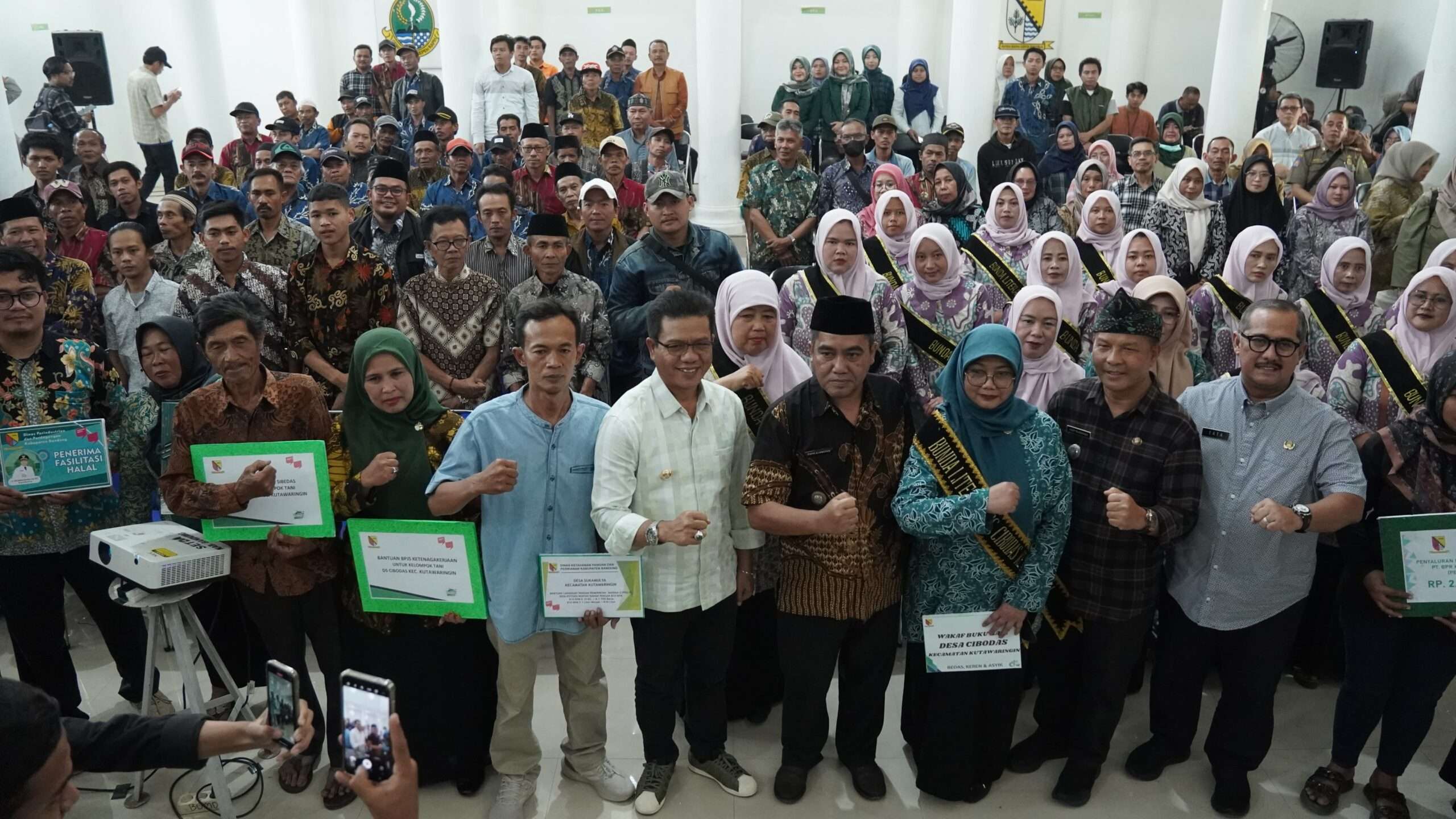 Di Rembug Bedas, Kang DS Langsung Respon dan Memberikan Solusi Aspirasi Warga
