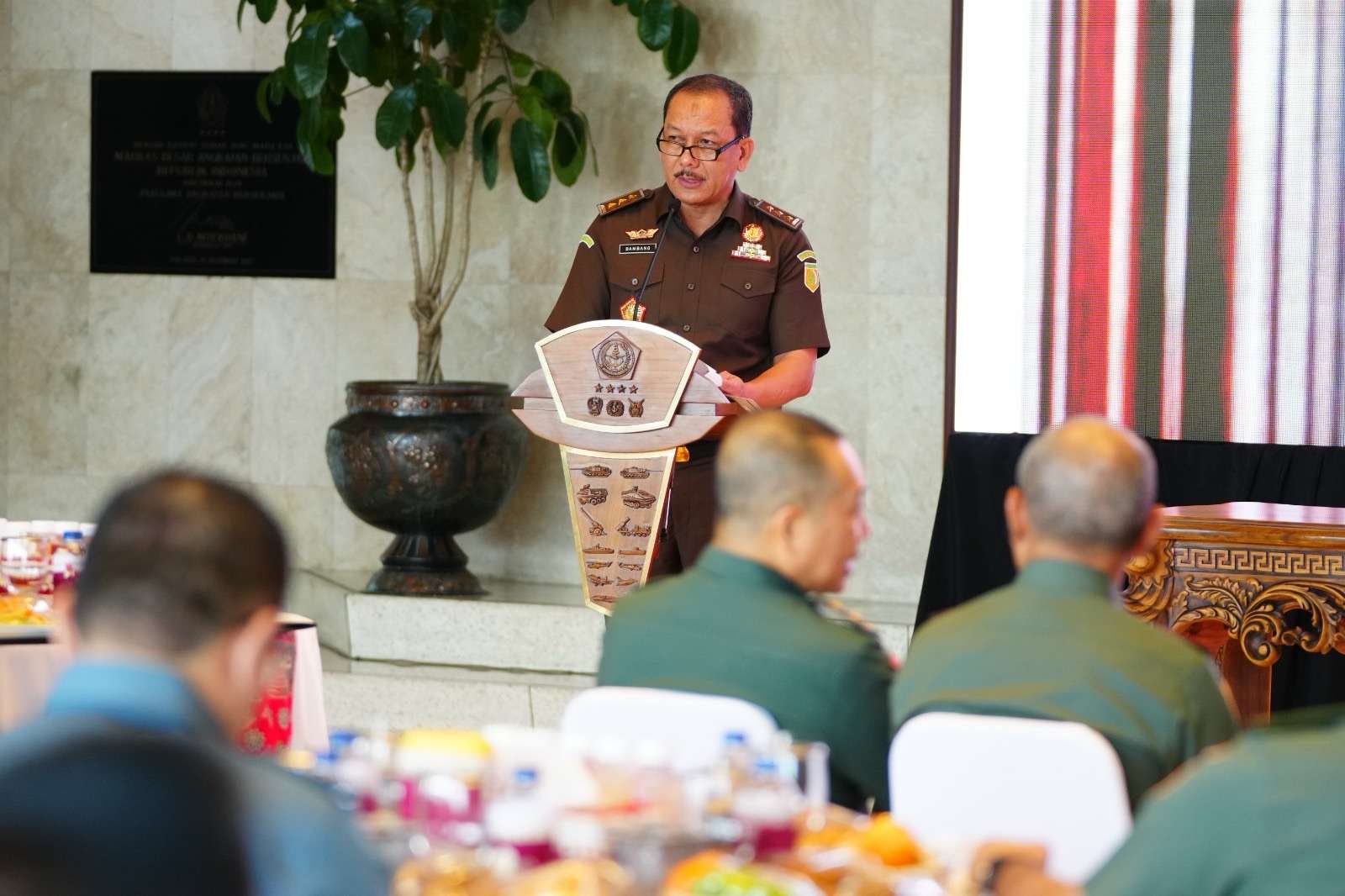 TNI Terima Hibah Mobil Kawal dan Mobil Tahanan Militer dari Kejaksaan RI