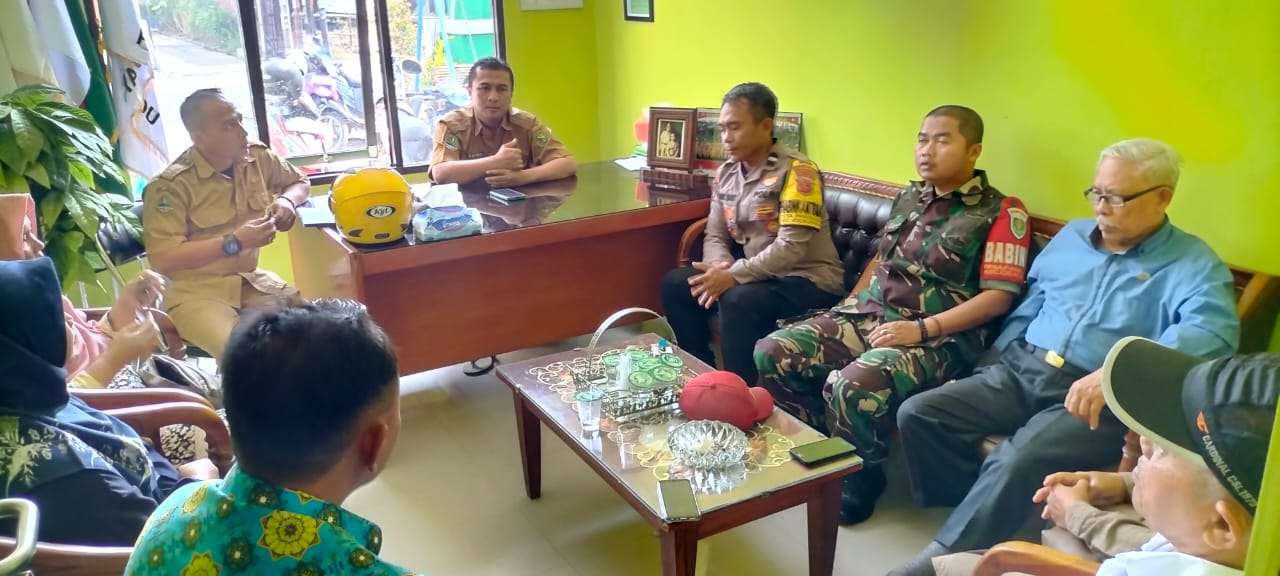 Sambut HUT RI, Kades Panenjoan Himbau Warganya Pasang Bendera Sebulan Penuh