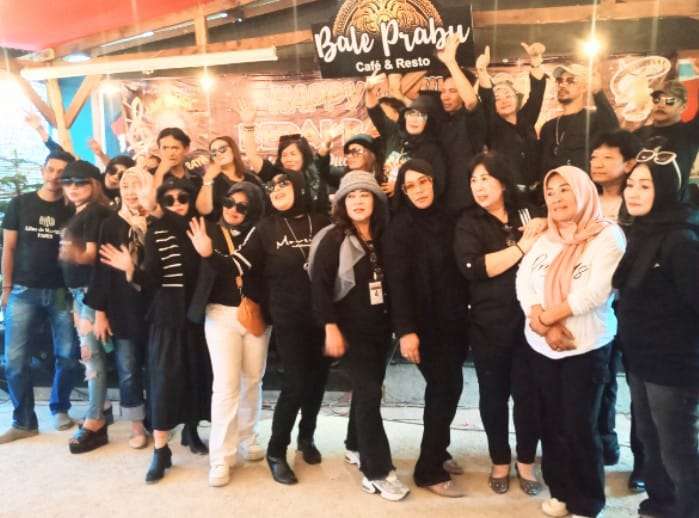 Kemeriahan Milangkala ke 4 Komunitas Baraya Bunda Digelar di Bale Prabu Cafe and Resto Soreang