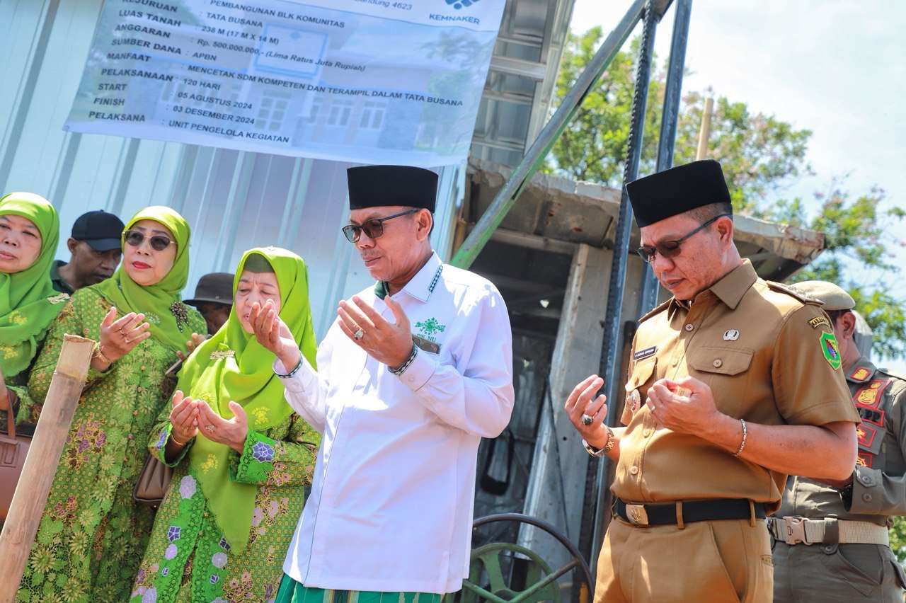Bupati Bandung Kutip Hadits Nabi Saat Peletakan Batu Pertama BLK Muslimat NU Jabar