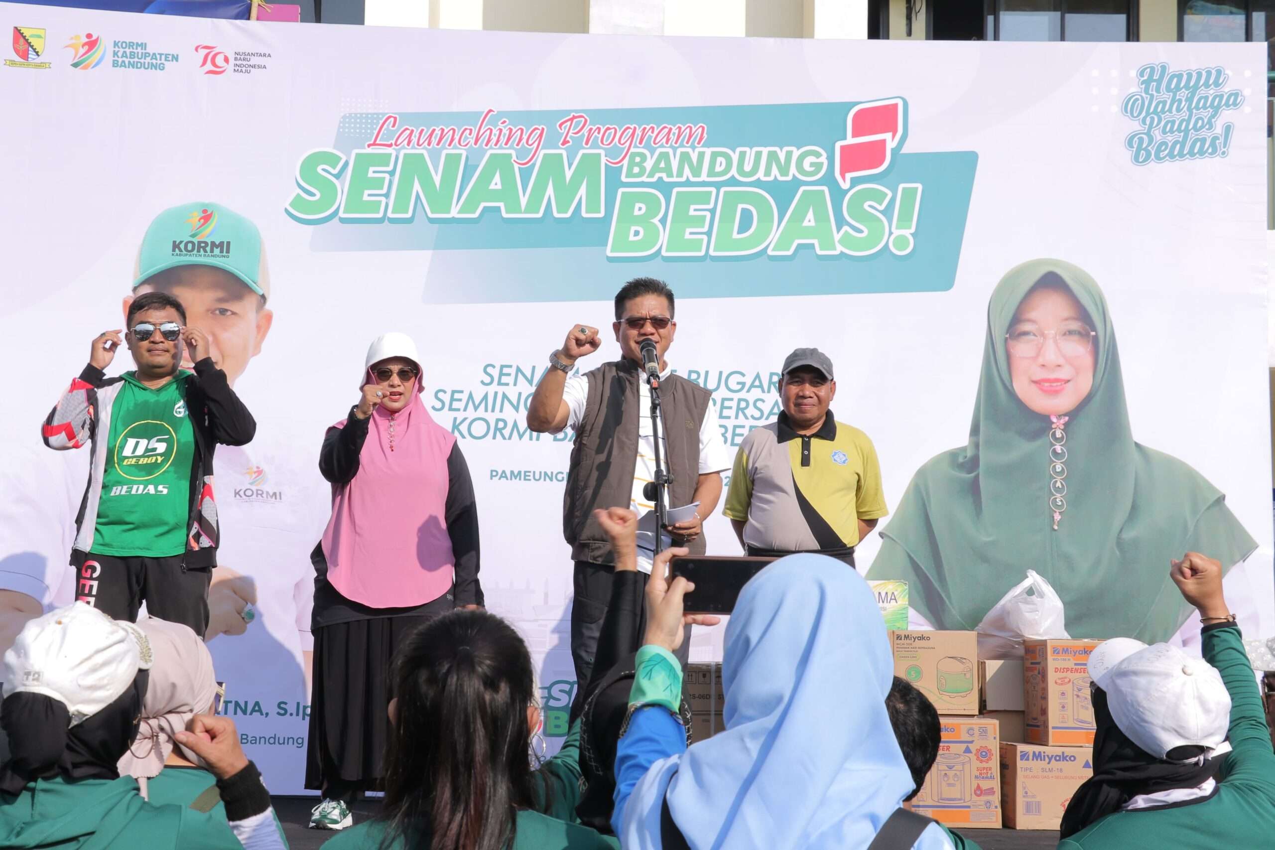 Launching Senam Bedas Serentak se-Kabupaten Bandung, Kang DS : Upaya Mendorong Masyarakat Sehat Jiwa Raga dan Kebahagiaan Meningkat