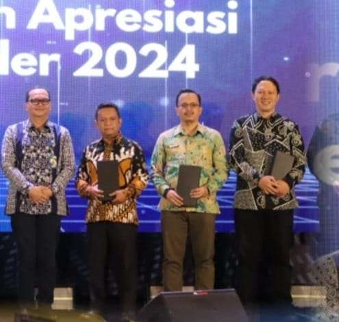 Pemkab Bandung Melalui Disdagin Kembali Raih Penghargaan FOKUS BBT Kategori Peningkatan Daya Saing Industri