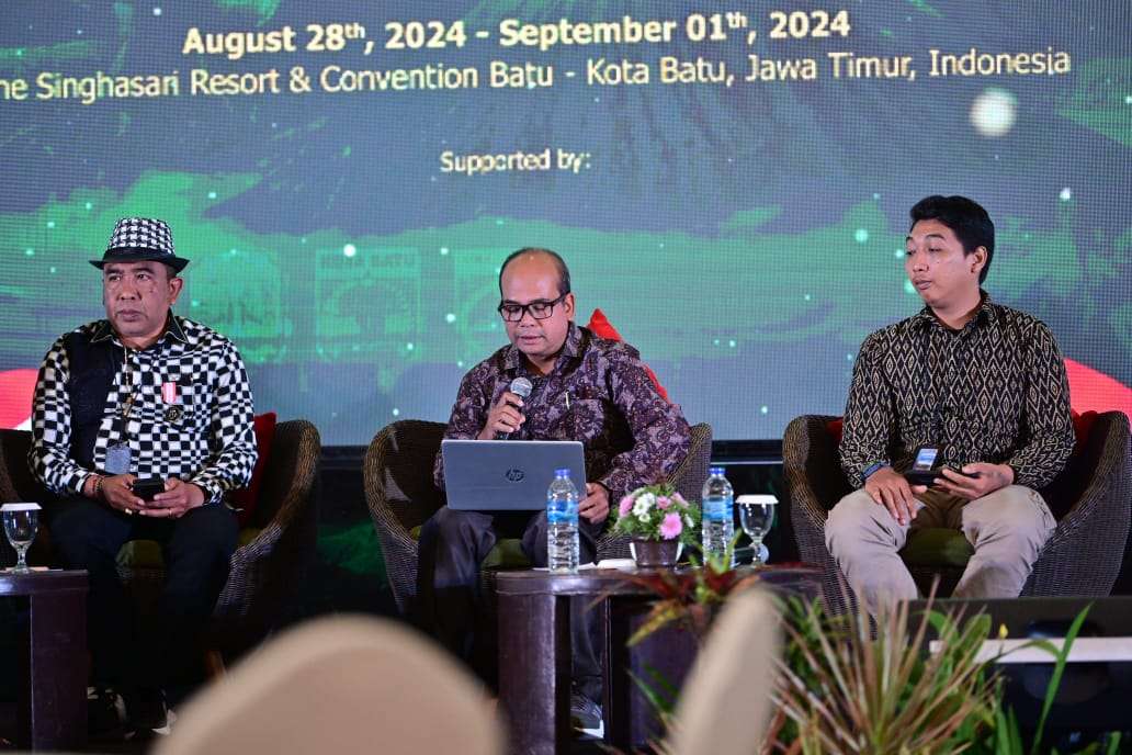 Atas Inspirasi Dadang Supriatna, 2 Penghargaan Bergengsi Diraih Kades Cibiru Wetan Dari Menteri PDTT di Ajang The 2nd ASEAN Villages Network dan SOMRDPE Tahun 2024