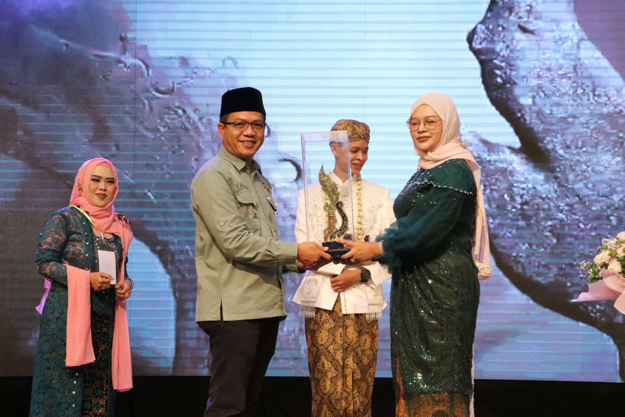 MUA BEDAS Berkebaya 2024, Kang DS: Pemkab Bandung Terus Berupaya Mengurangi Angka Pengangguran