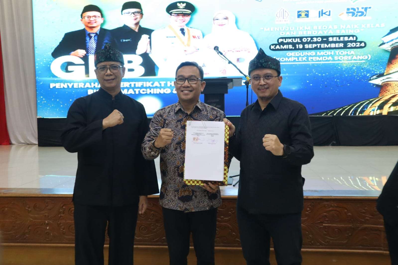Pemkab Bandung: Gebyar Penyerahan Sertifikat Halal, Merek HAKI, TKDN IK, Kurasi dan Business Matching