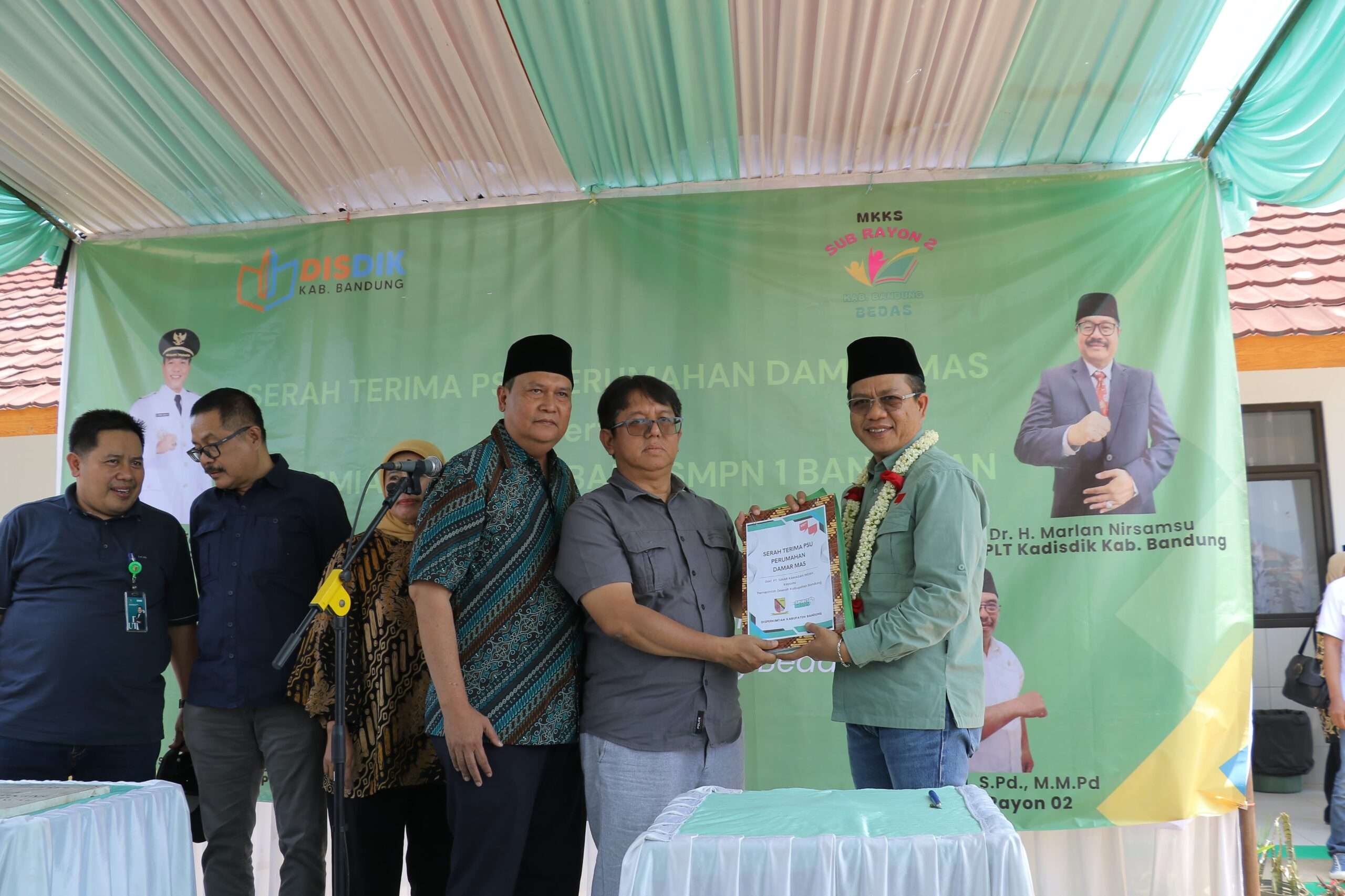 Resmikan Gedung SMPN 1 Banjaran dan Serah Terima PSU Damar Mas, Bupati Bandung: Well !