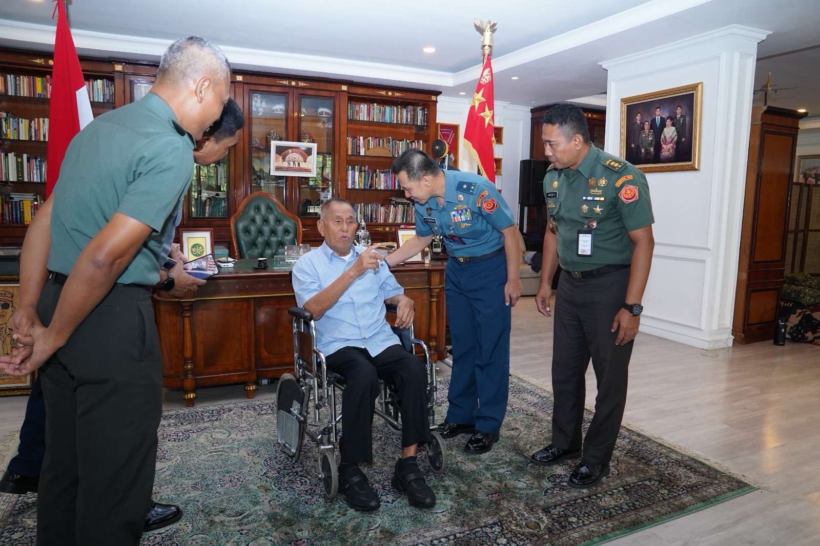 Anjangsana TNI Kepada Jenderal TNI (Purn) Ryamizard Ryacudu Dalam Rangka HUT ke-79 TNI