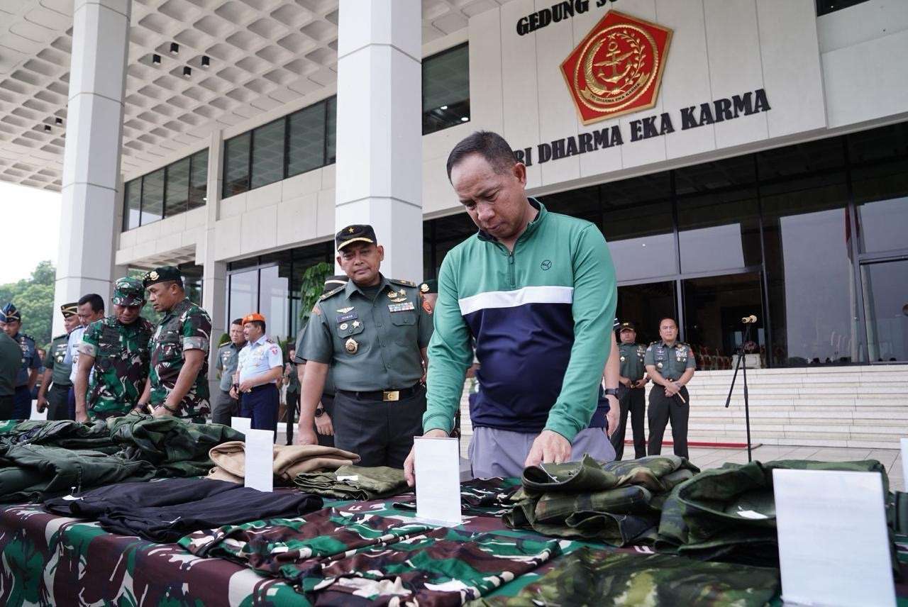 Panglima TNI Tinjau Gelar Bekal Kaporlap dan Kapsatlap Satgas Opsdagri Tahun 2025