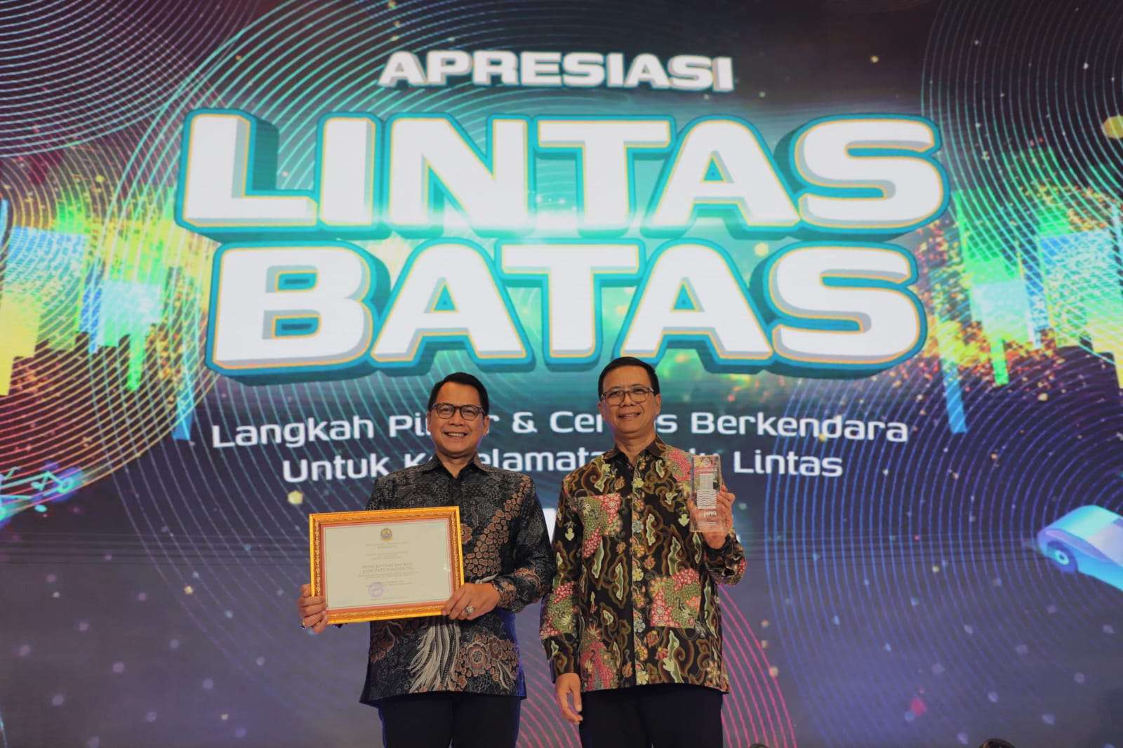 Program Inovasi SALUD, Pemkab Bandung Raih 2 Penghargaan dari Kementerian Perhubungan RI