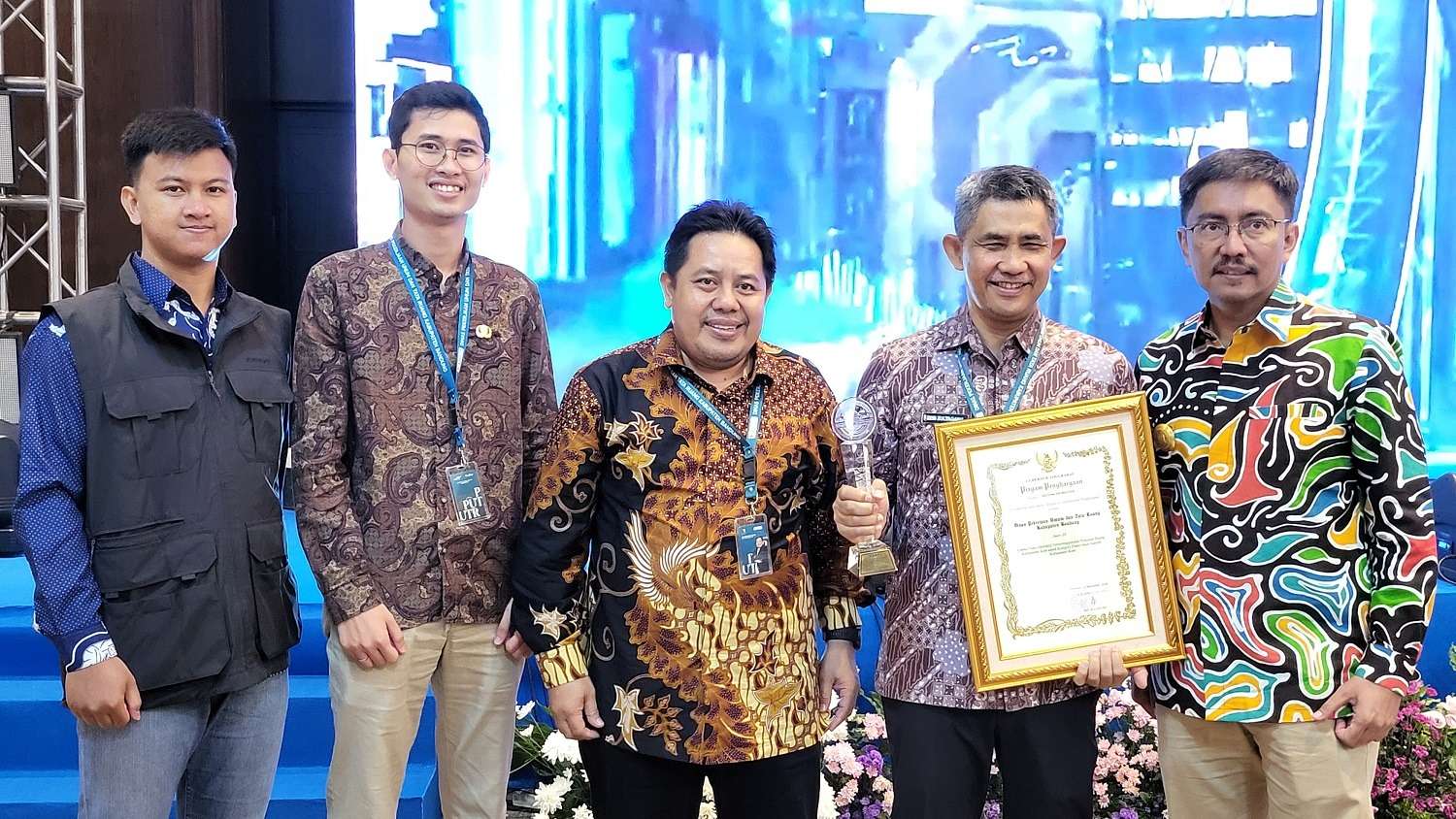 Pjs Gubernur Jabar Beri Penghargaan Pemkab Bandung di Bidang Penyelenggaraan Penataan Ruang