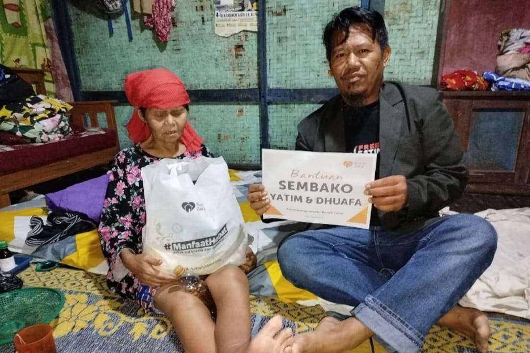 Ringankan Beban Hidup Warga Dhuafa, Rumah Zakat Bagikan Bantuan Paket Sembako