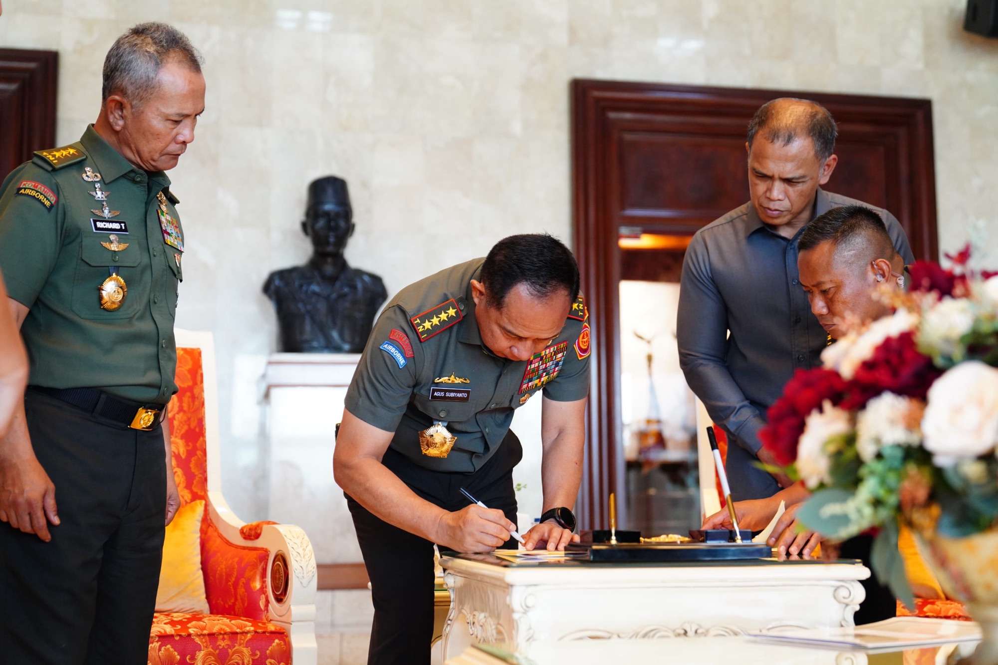 Panglima TNI Tandatangani MoU Pengamanan dan Pengawasan Kekayaan Negara