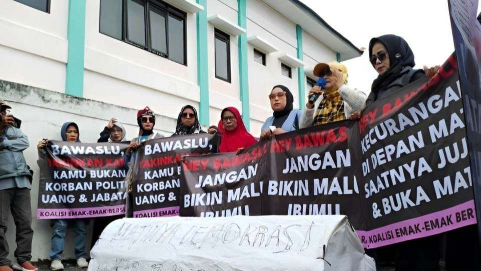 Emak-Emak Bakal Kembali Turun ke Jalan Jika KPU Kabupaten Bandung Abaikan Aduan