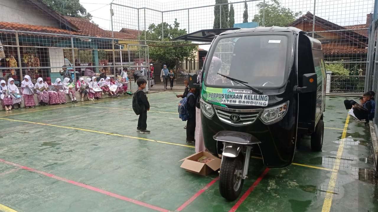 Motor Baca Disalurkan kepada 31 Kecamatan di Kabupaten Bandung, Mendekatkan Buku dan Informasi Pada Masyarakat yang Sulit Dijangkau Perpustakaan Konvensional