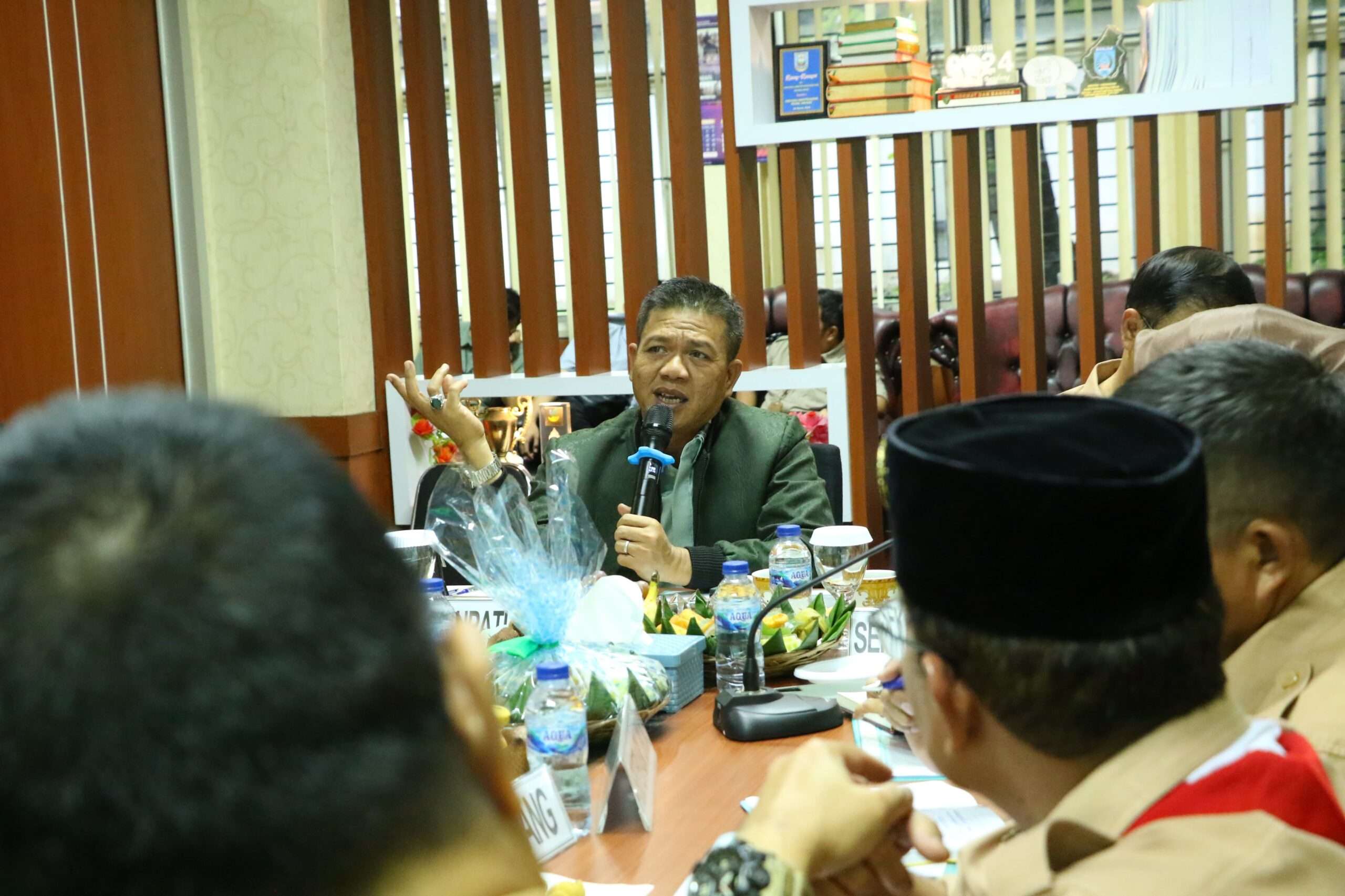 Demi Kesejahteraan Masyarakat, Bupati Siap Segel Tempat Usaha Ilegal di Kabupaten Bandung