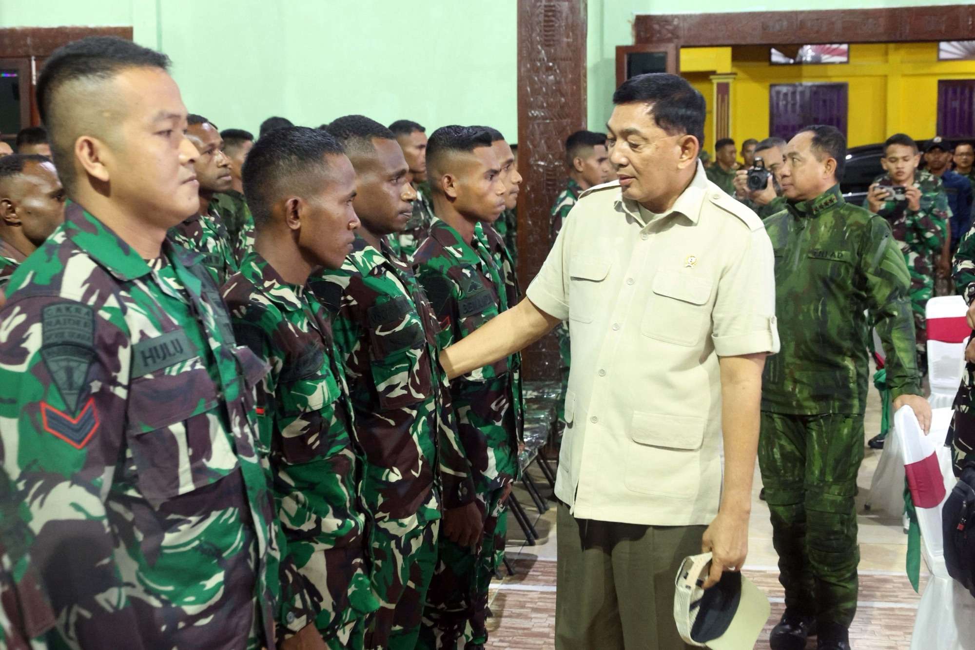 Panglima TNI dan Menhan RI Hadiri Malam Akrab Bersama Ribuan Prajurit di Papua