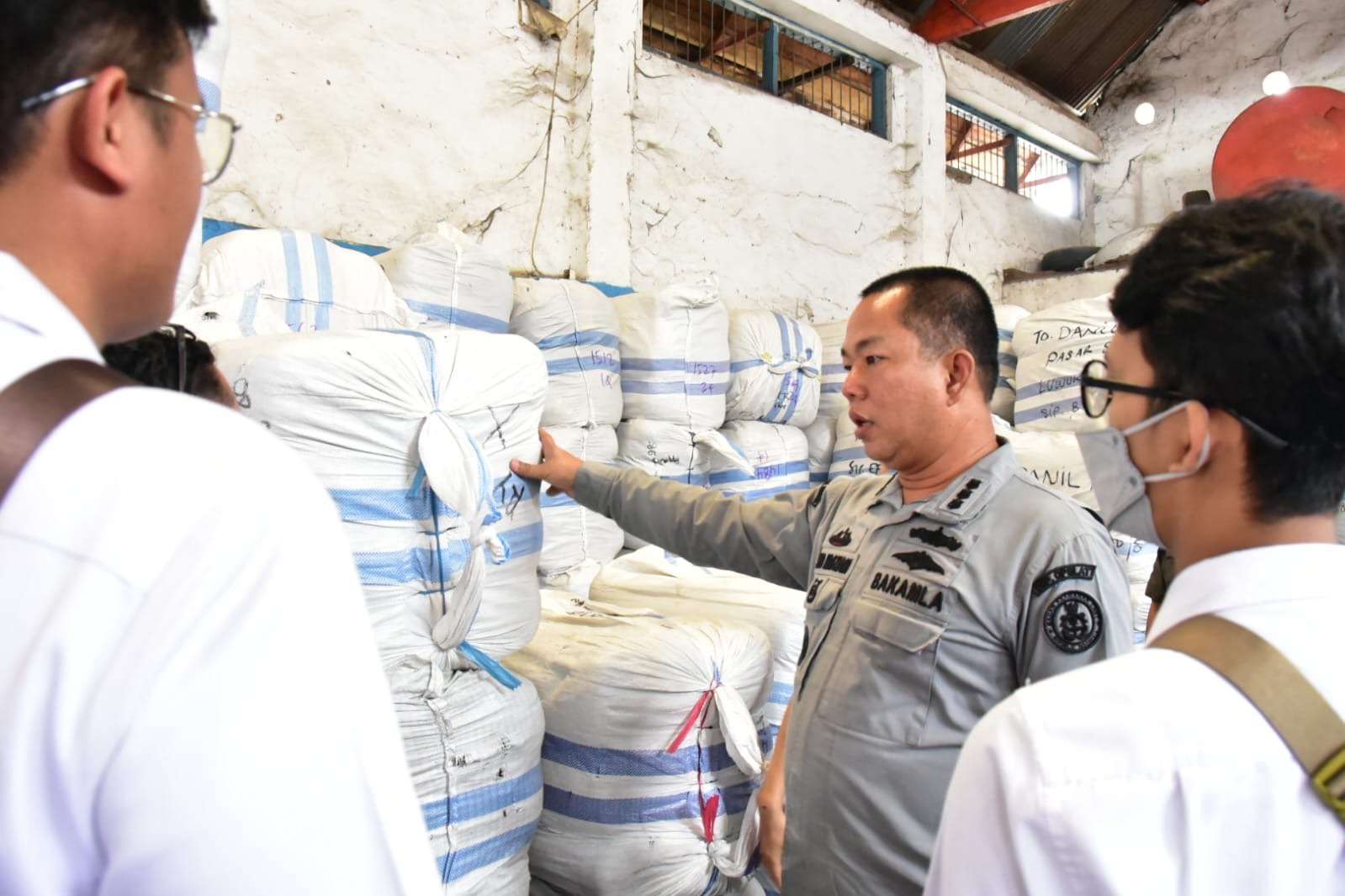 Bakamla RI, BAIS dan BPTN Kolaborasi Tangkap Barang Ilegal