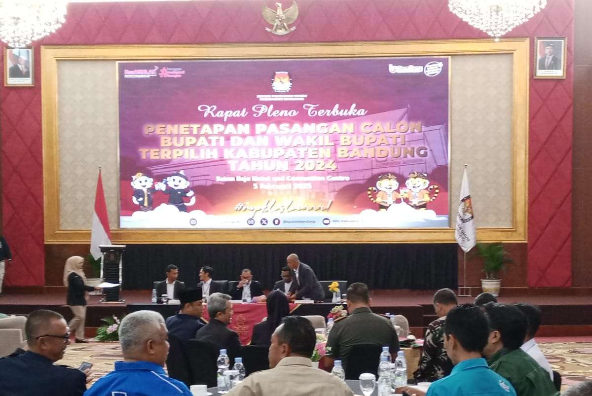 Komisi Pemilihan Umum Gelar Rapat Pleno Terbuka Penetapan Paslon Bupati dan Wakil Bupati Terpilih Kabupaten Bandung Tahun 2024