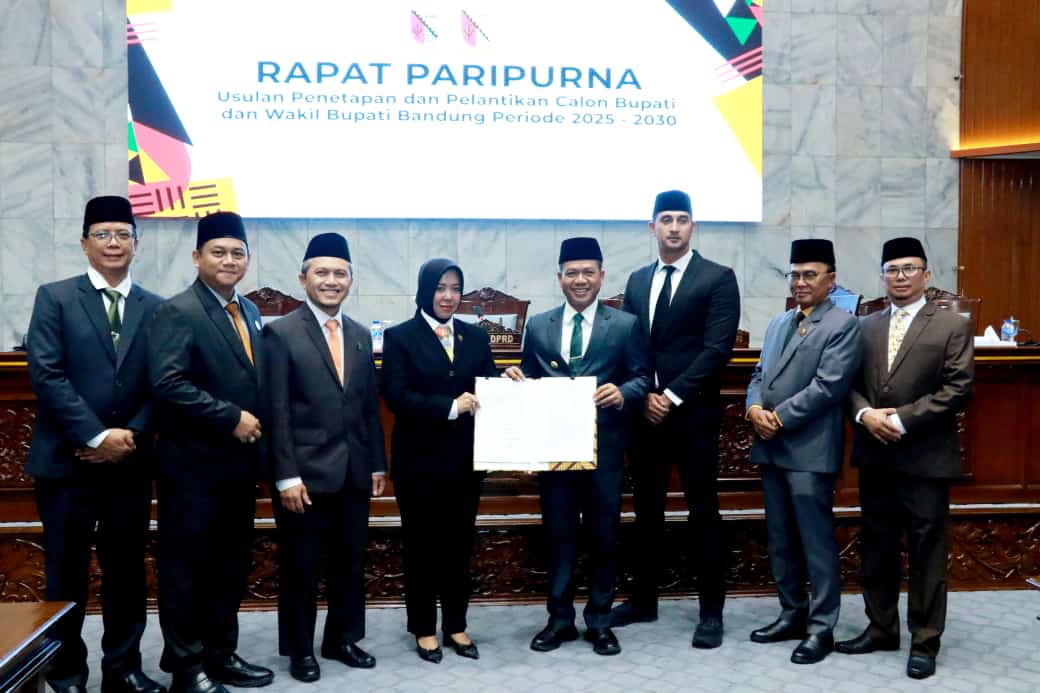Ditetapkan Jadi Bupati/Wabup Bandung Terpilih oleh DPRD, Dadang Supriatna – Ali Syakieb Siap Ikuti Pembekalan Bersama Presiden