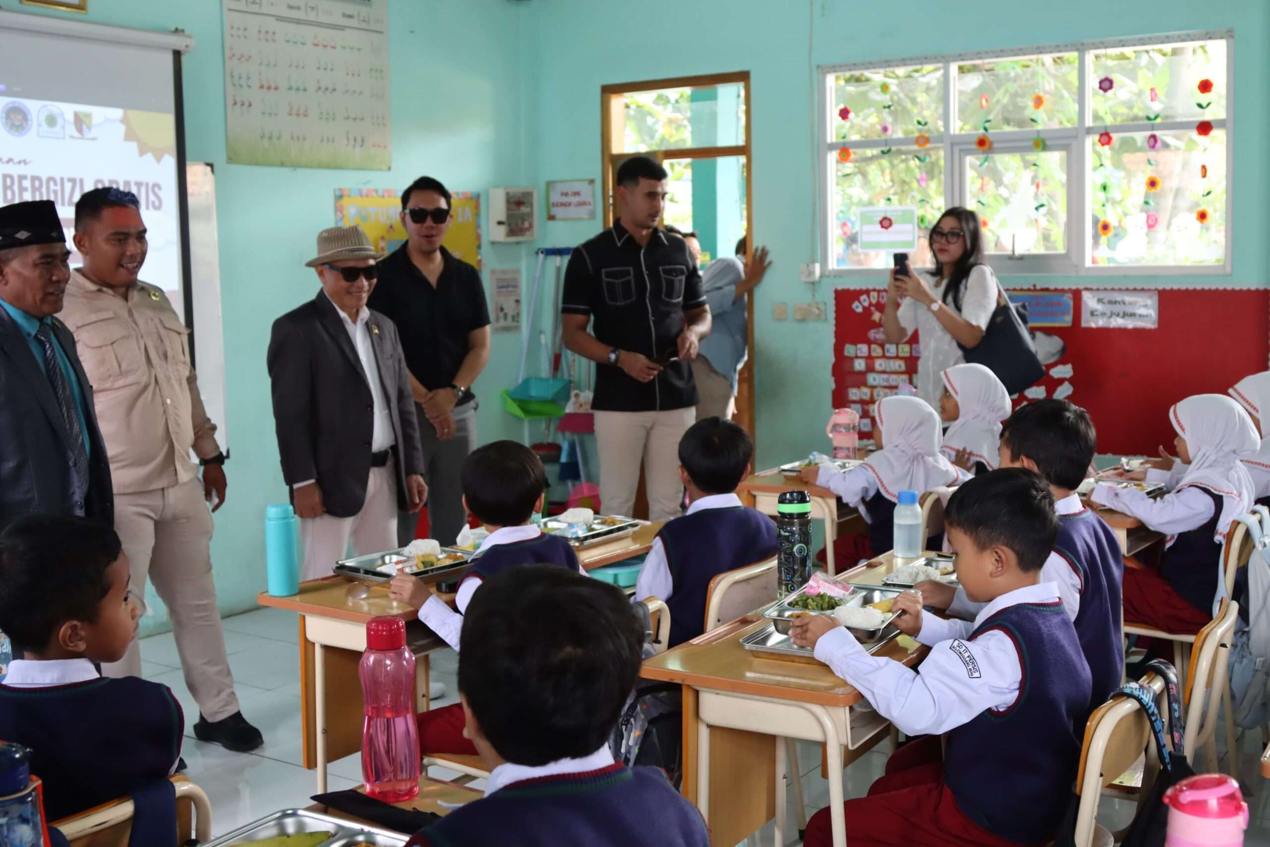 Dapur Makan Bergizi Bojongsoang Diresmikan Ketua DPRD Jabar dan Ali Syakieb