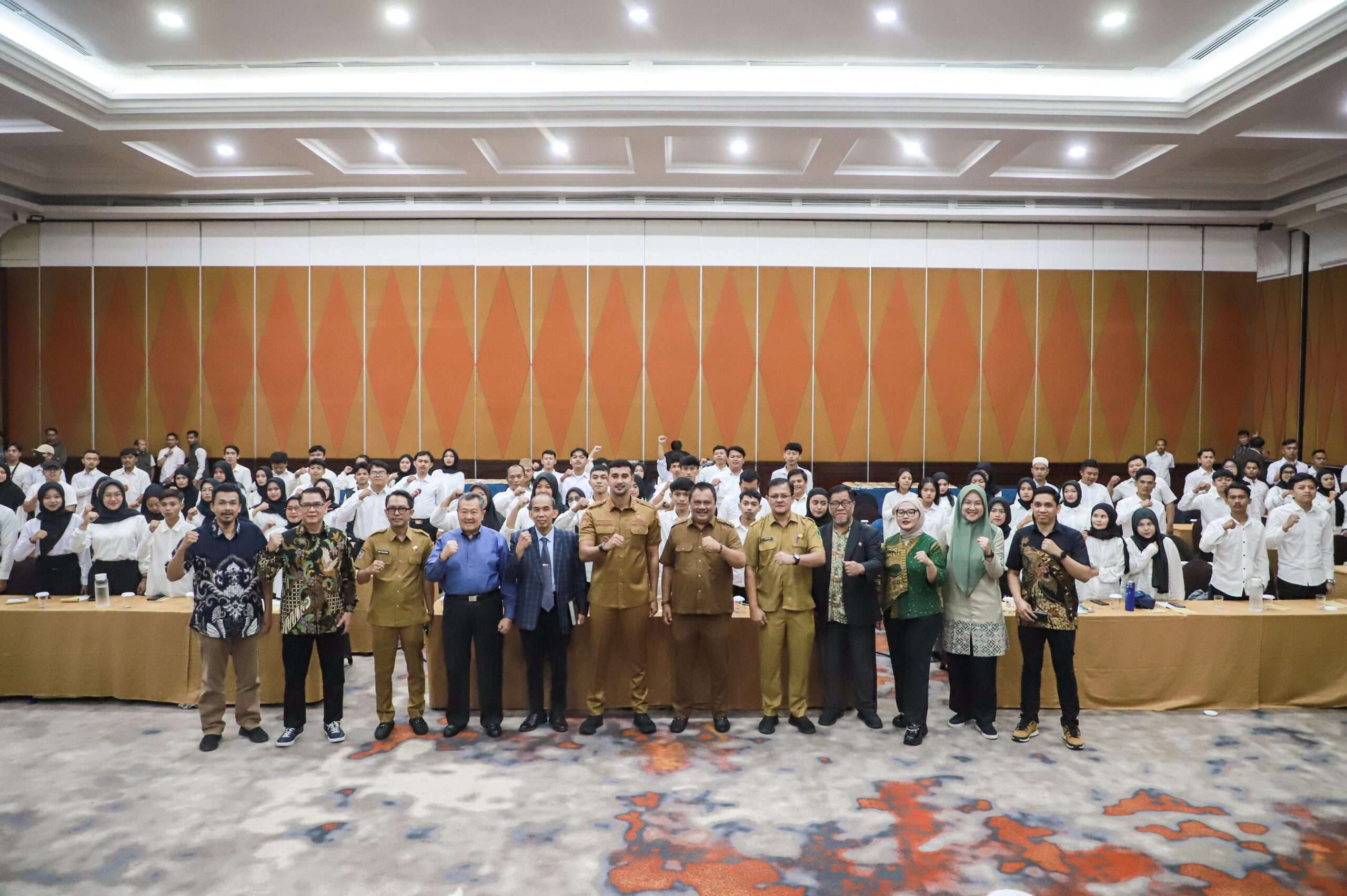 Wabup Bandung Ali Syakieb Beri Motivasi Pada Ratusan Peserta Pelatihan Bedas Entrepreneurship