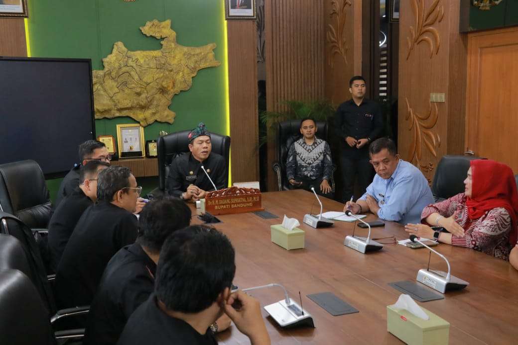 Selesaikan Polemik Pasar Ciparay, Kang DS : Pasar Ciparay Kewenangan Desa