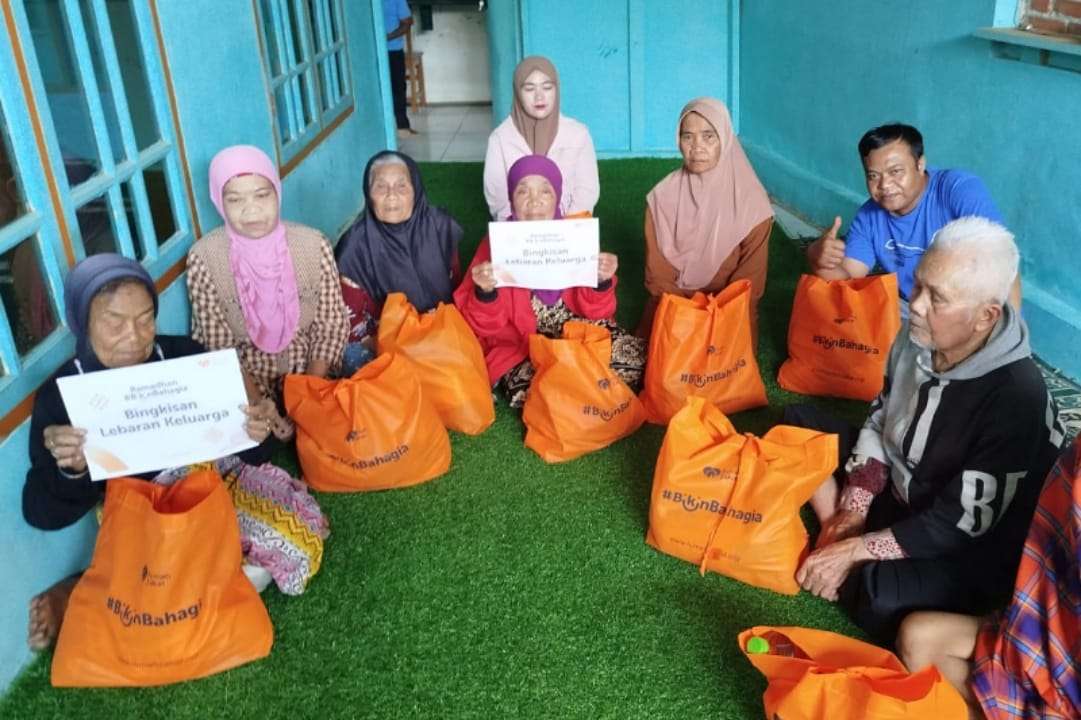 Rumah Zakat Berbagi Berkah, Puluhan Warga Mekarsari Terima Bantuan Sembako