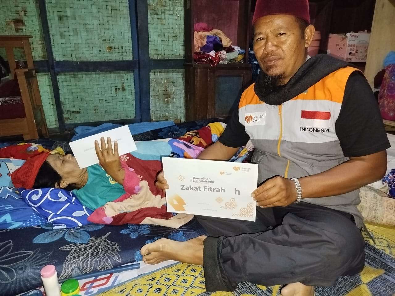 Bikin Warga Aman dan Bahagia, Di Penghujung Ramadan Rumah Zakat Bagikan Puluhan Paket Zakat Fitrah Tunai