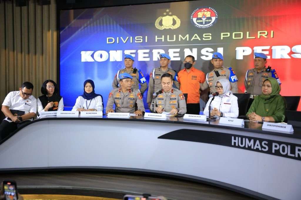 EKS-KAPOLRES NGADA RESMI JADI TERSANGKA KASUS ASUSILA ANAK, POLRI PASTIKAN PENEGAKAN HUKUM TEGAS DAN TRANSPARAN