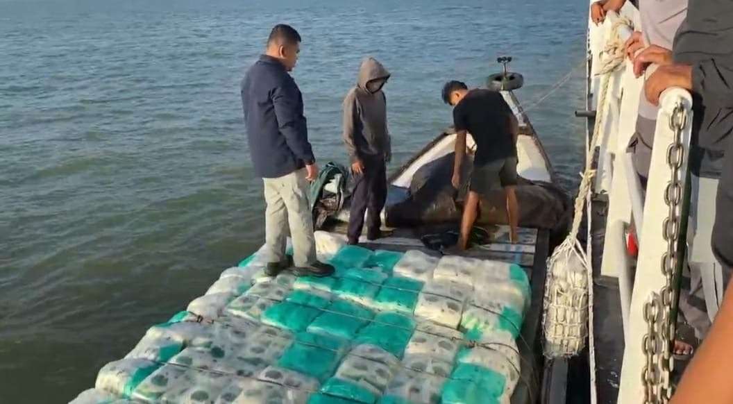 Bakamla RI Gagalkan Penyelundupan Beras dan Gula Pasir Subsidi di Sei Nyamuk Sebatik, Kaltara