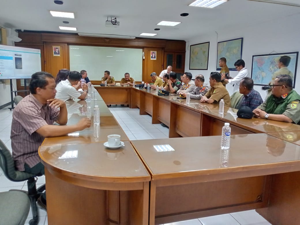 Kunjugi Metro Garmin, Bupati Bandung Ajak Dunia Industri Berkolaborasi Tangani Banjir Dayeuhkolot