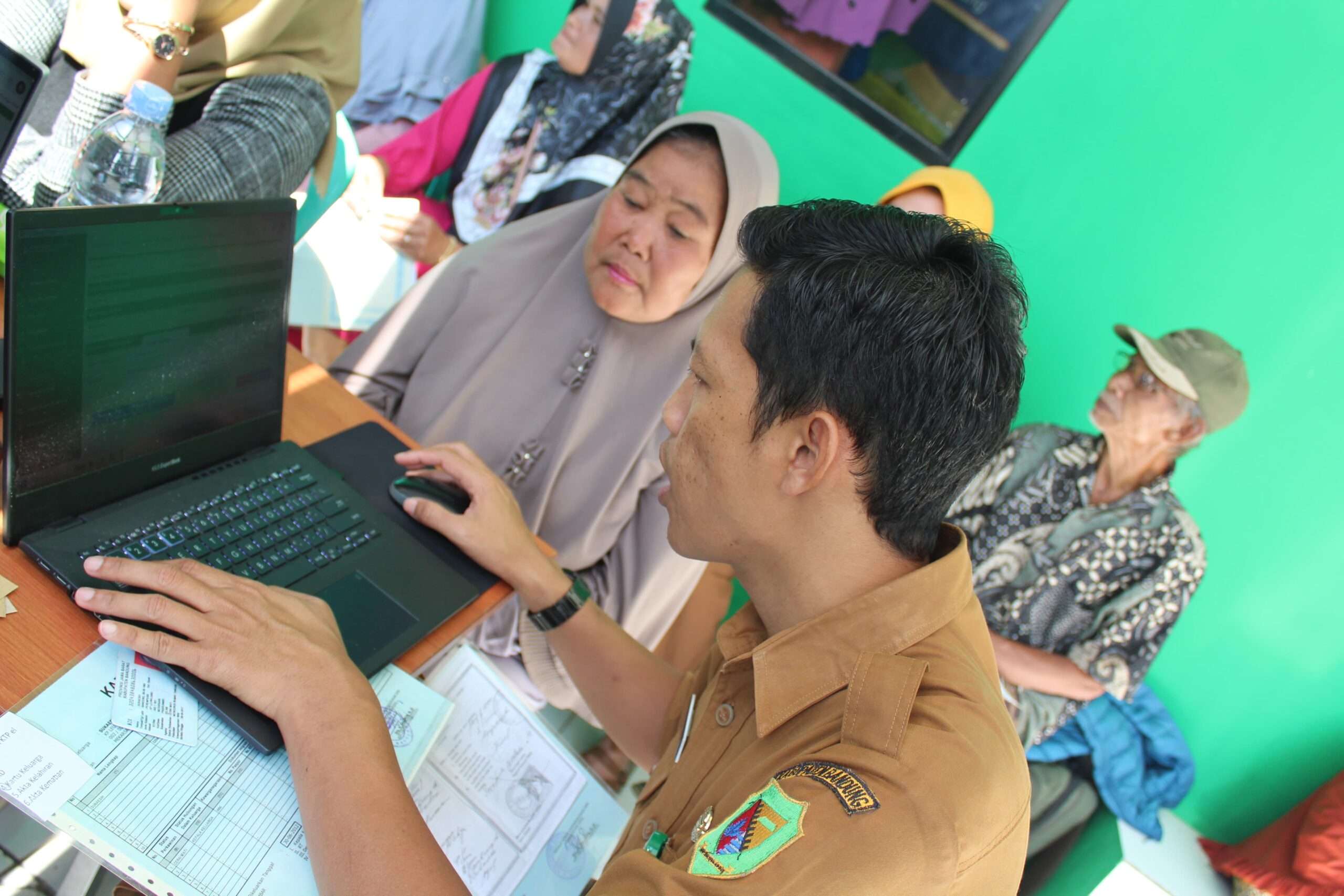 Program Kampung Tertib Adminduk Disdukcapil Kabupaten Bandung Terbitkan Ribuan Dokumen Kependudukan