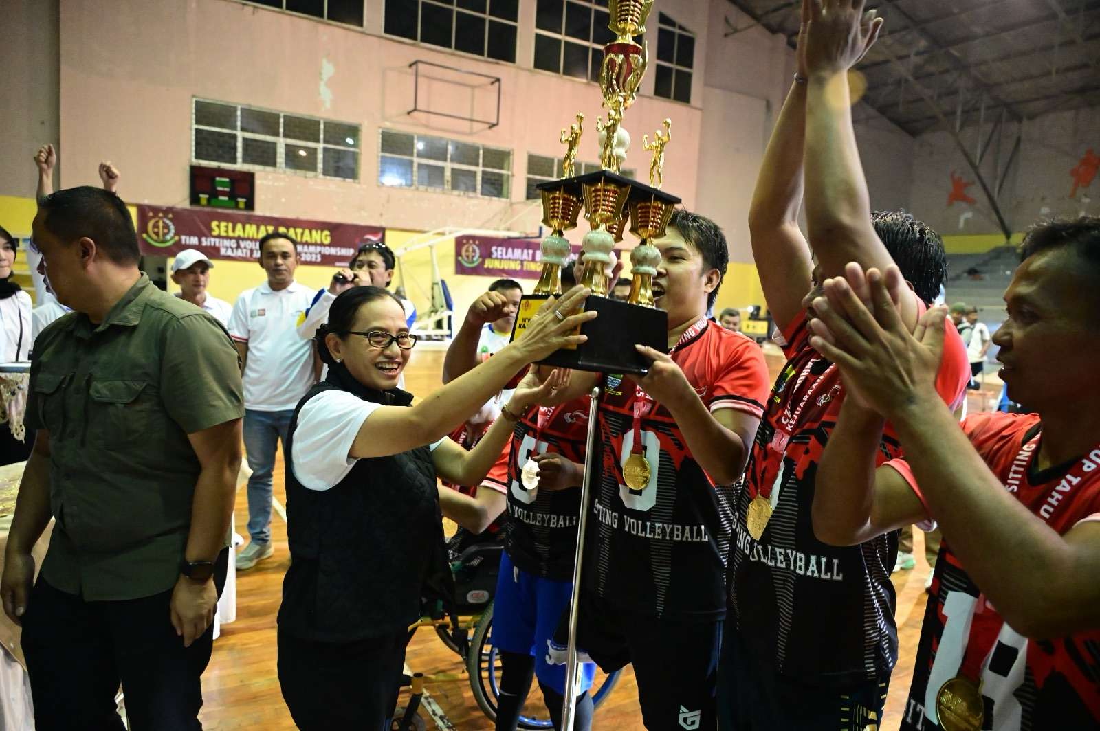 Kajati Jabar Dampingi Plt. Wakil Jaksa Agung Buka Kejuaraan Sitting Volleyball Kajati Jabar Cup 2025
