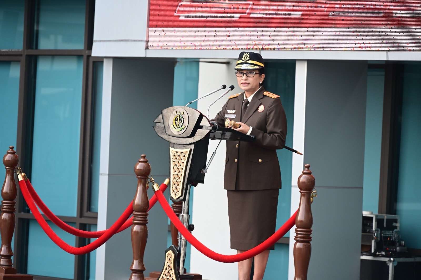 Kajati Jabar Pimpin Upacara Hari Lahir Kejaksaan ke-80 dengan Tema “Transformasi Kejaksaan Menuju Indonesia Maju”