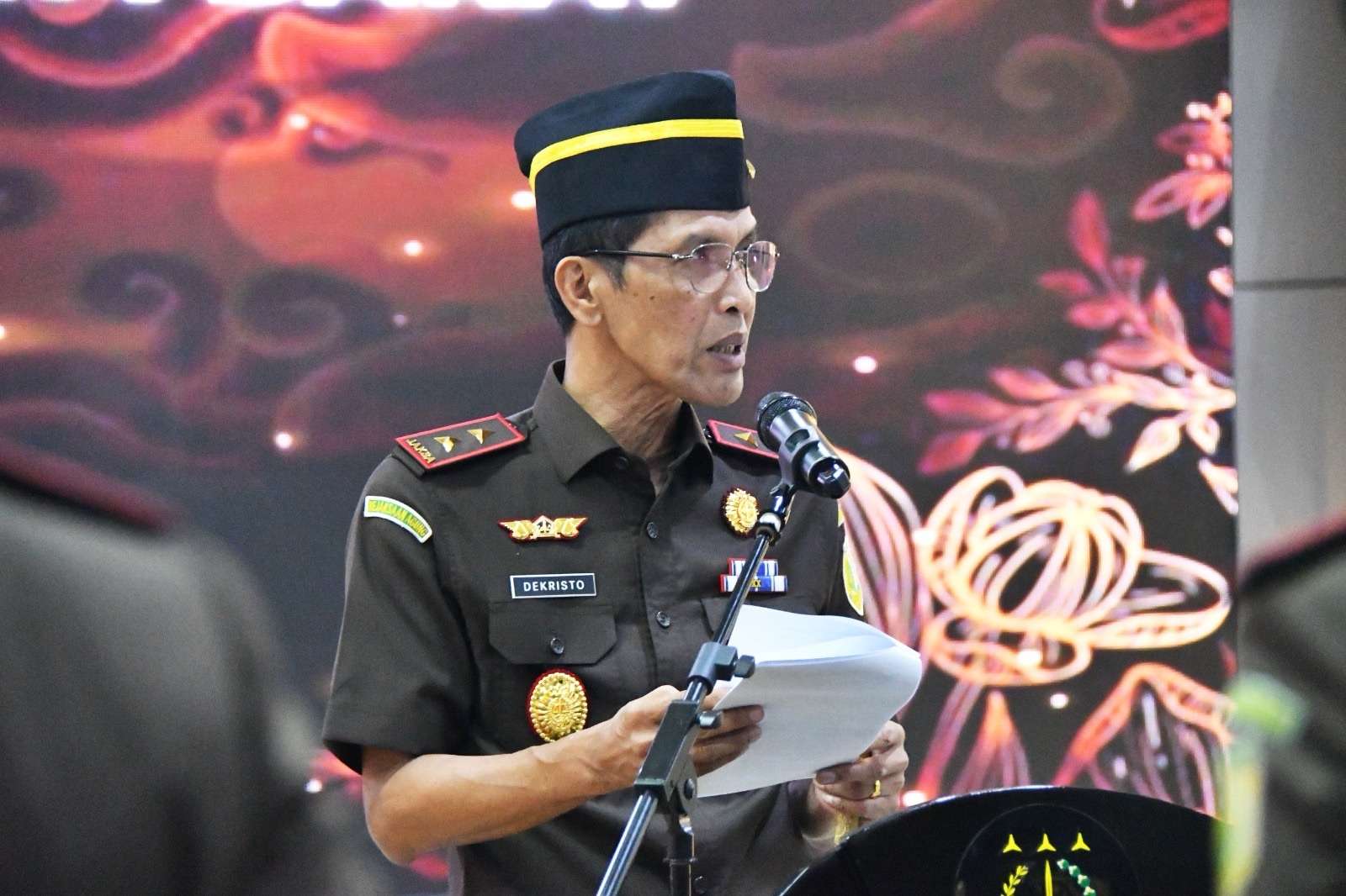 Kajati Jabar Hermon Dekristo Tekankan Integritas saat Lantik 25 Pejabat Baru