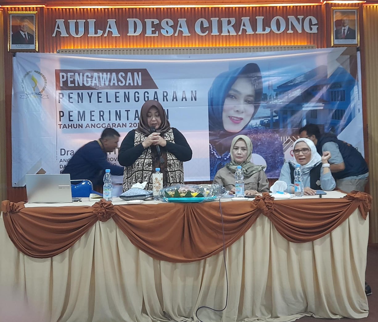 Hj Tia Fitriani Hadir di Desa Cikalong, Sosialisasikan Pengawasan Penyelenggara Pemerintah