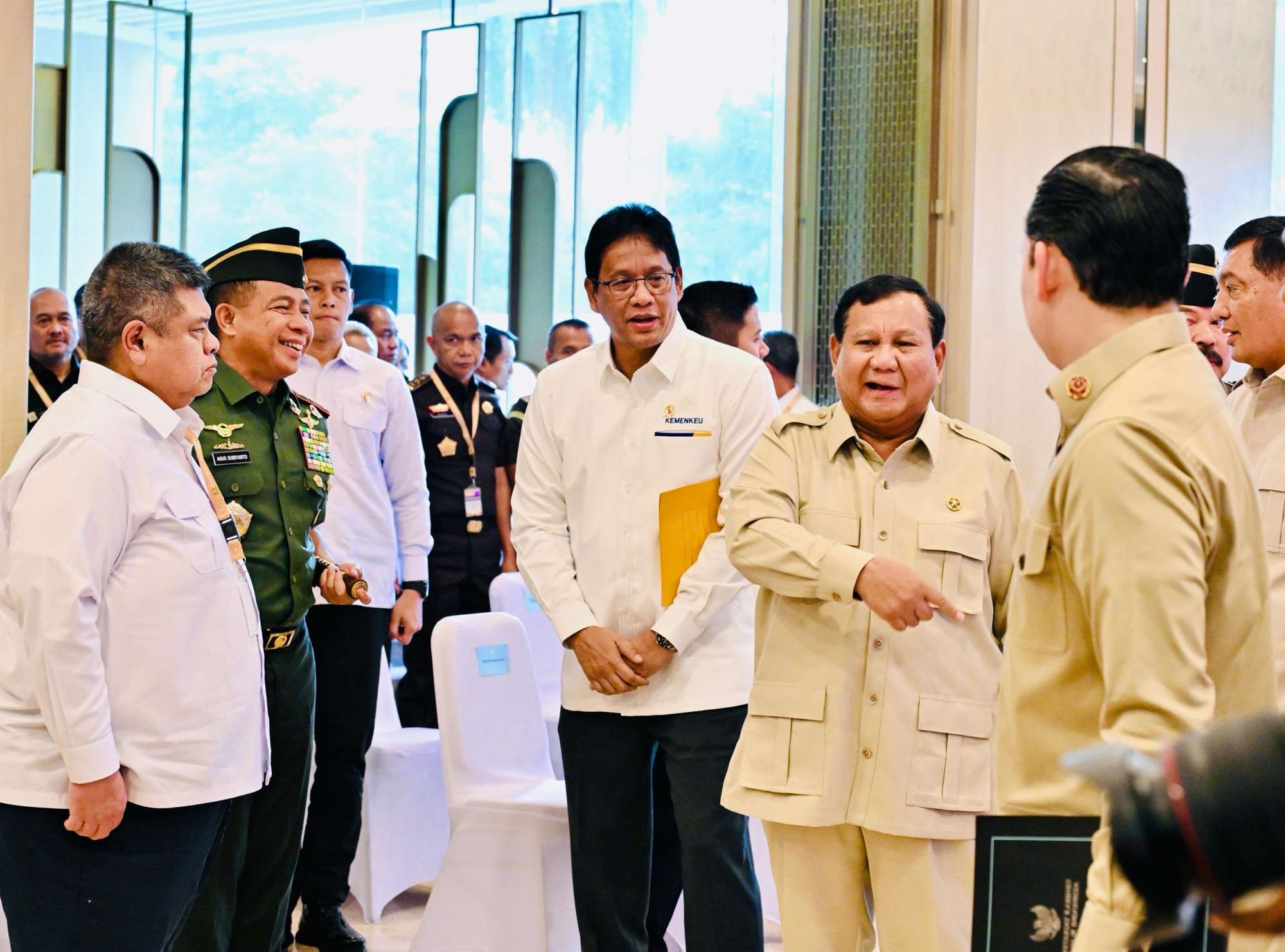Panglima TNI Dampingi Presiden RI Saksikan Penyerahan Uang Sitaan Hasil Korupsi Rp 13,25 Triliun di Kejaksaan Agung