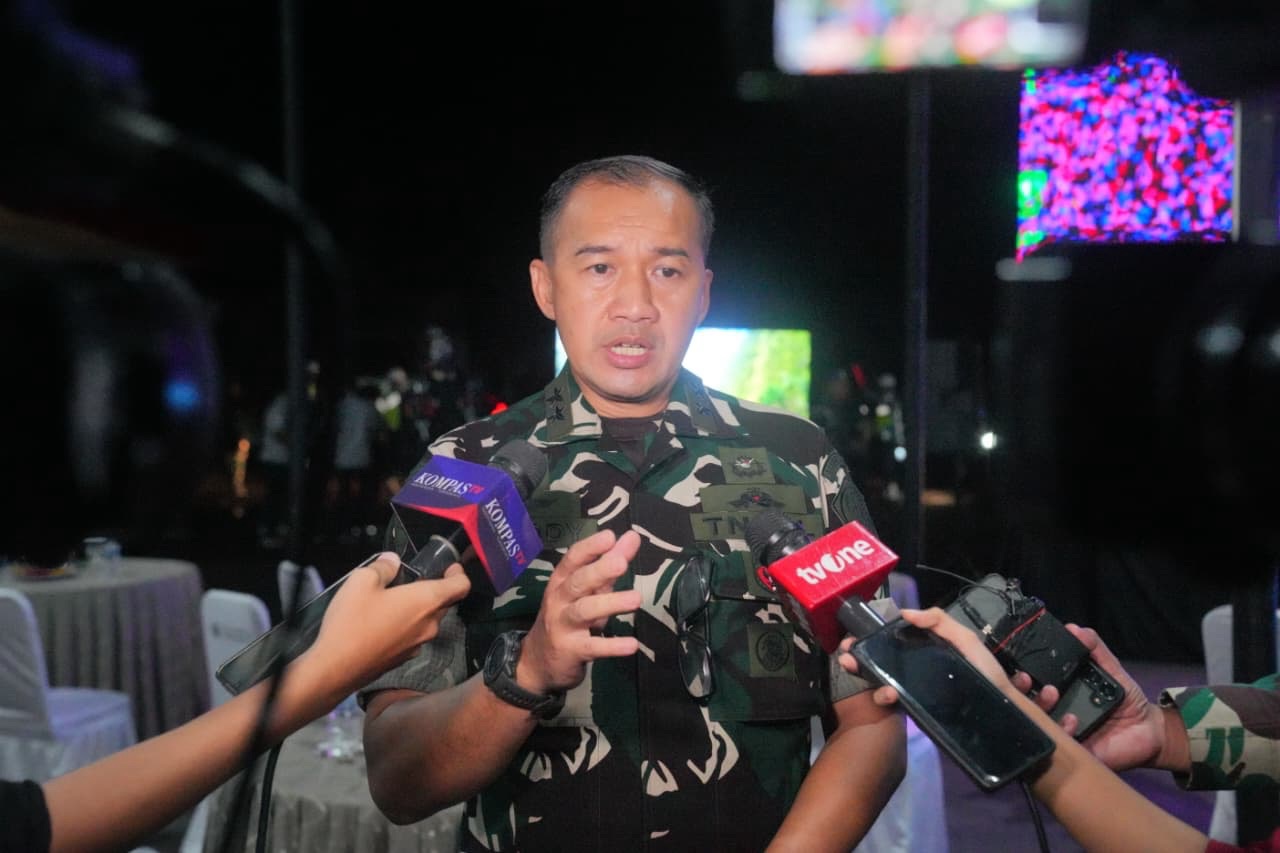 Panglima TNI Tinjau Latihan Terjun Malam di Bangka, Tingkatkan Kesiapsiagaan dan Pengamanan Wilayah
